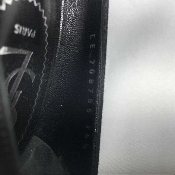 Yves Saint Laurent - Picture 4 of 4